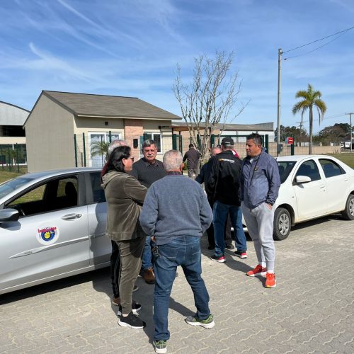 REUNIÃO COM EMPRESÁRIOS, DEFESA CIVIL E SANEP PARA DEFINIR ESTRATÉGIAS PARA O FIM DOS ALAGAMENTOS NO FINAL DA AV. FERNANDO OSÓRIO.