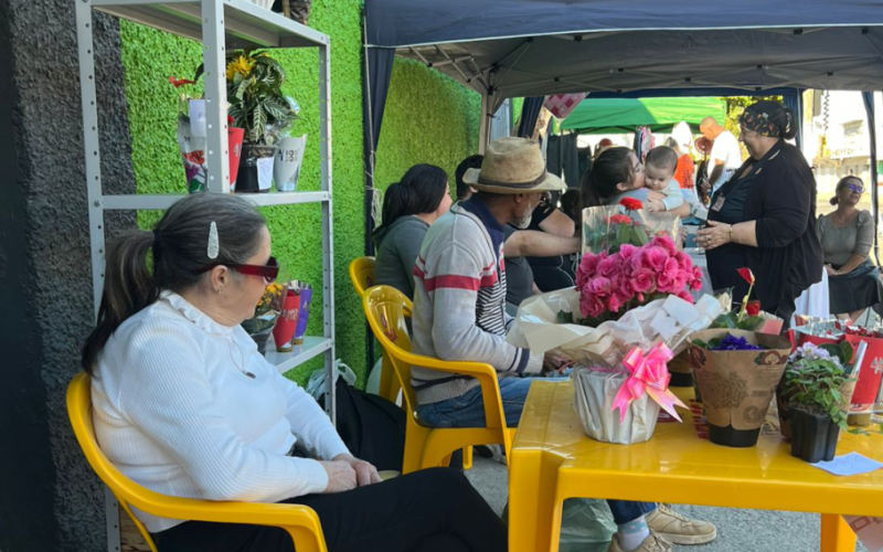 Feira de Artesanato do Bairro Santa Terezinha Edição Especial Dia das Mães